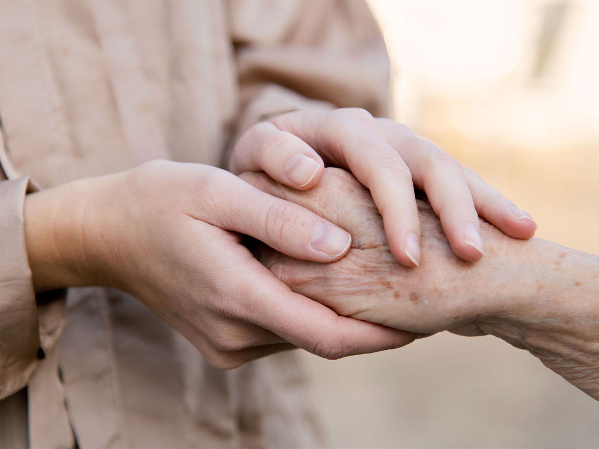 Achtsame Pflege kranker und älterer Menschen mit Original-Stadelmann-Aromamischungen 