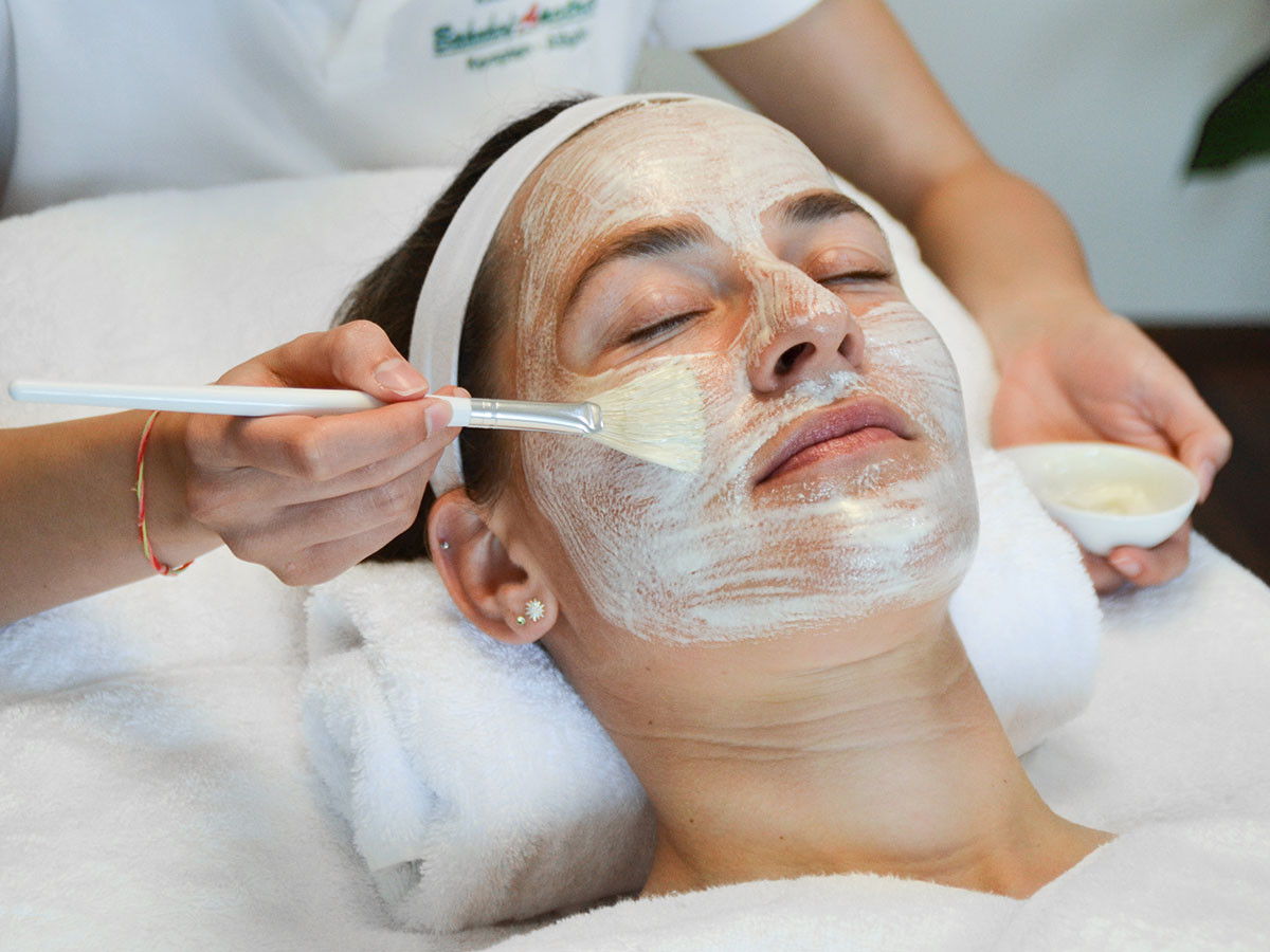 Natürlich gepflegt im Kosmetikstudio